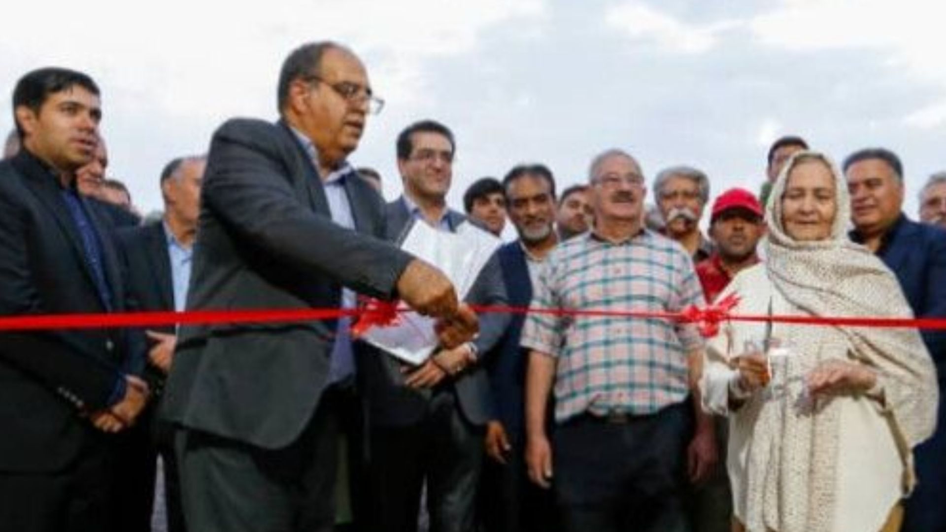 نخستین مرکزروزانه توانبخشی سالمندان درسیرجان افتتاح شد