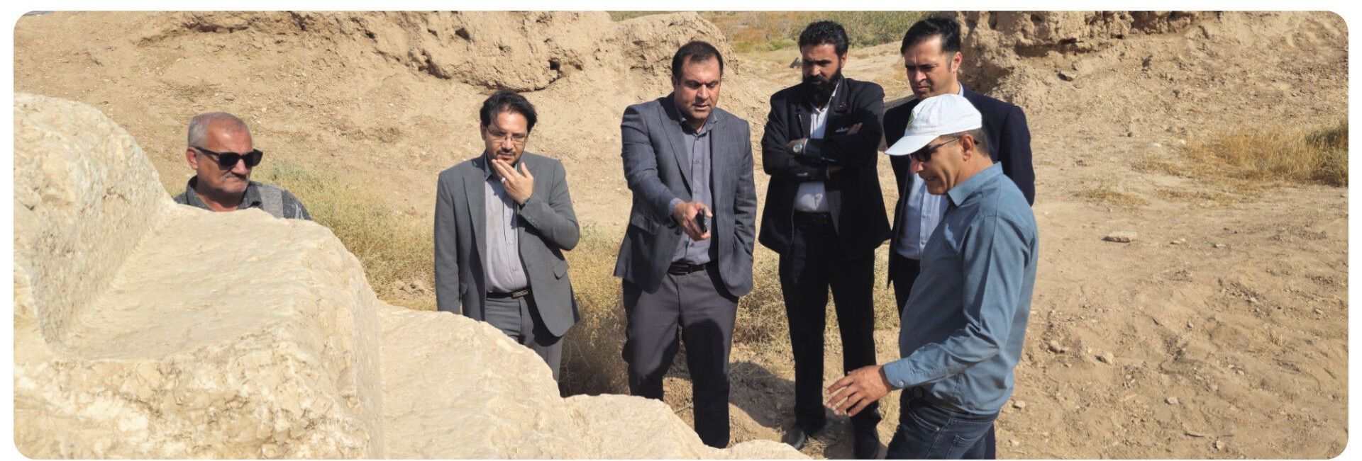 کارشناسان تخت جمشید برای حفاظت از منبر سنگی سیرجان اعزام شدند